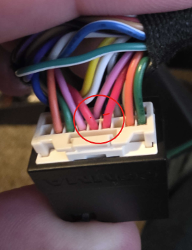 Comma harness — two red power wires circled